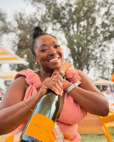 Yatcha Barnes est à Los Angeles, États-Unis - Champagne Day 2024